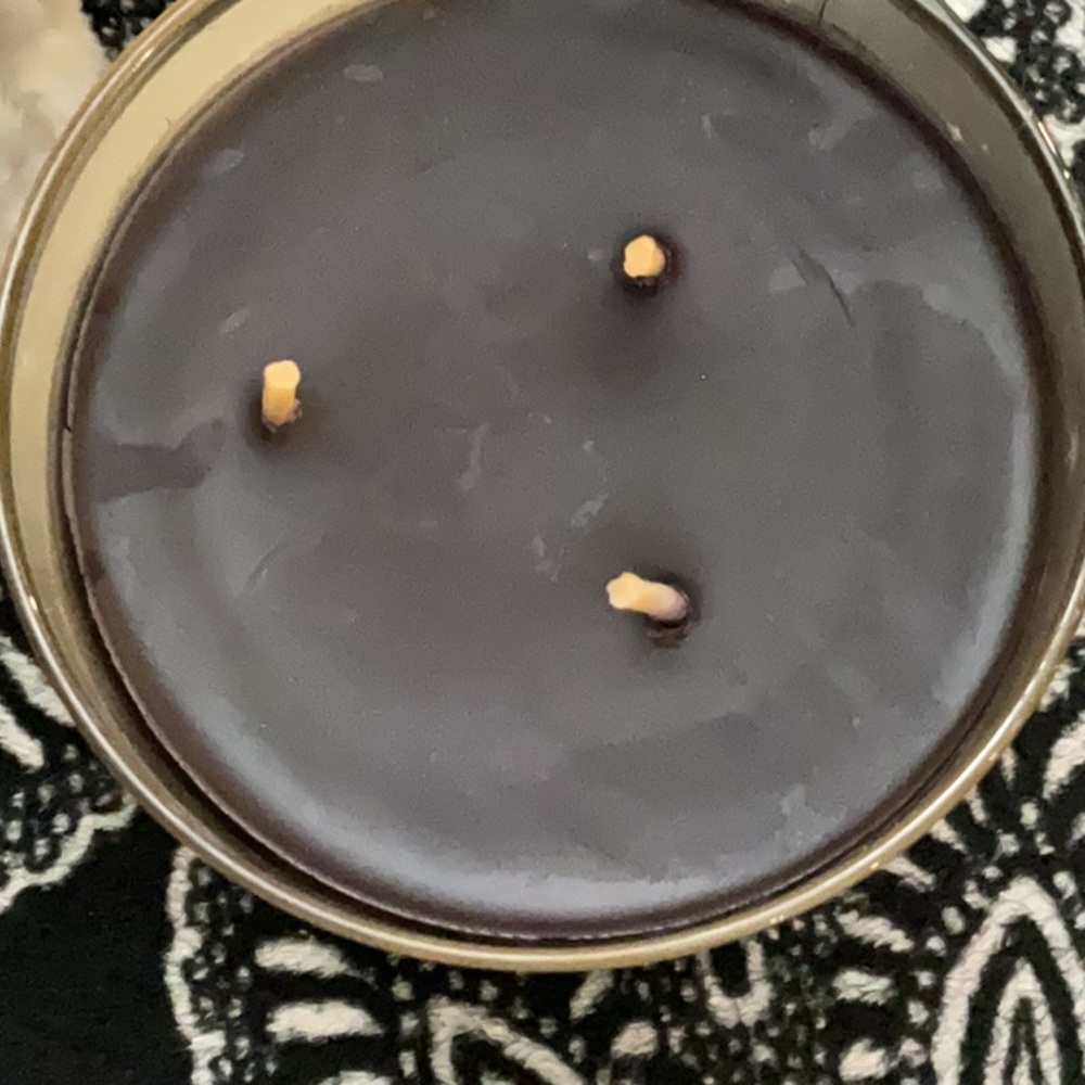 Bath and body works spooky cider lane candle with skull lid - Picture 3 of 4